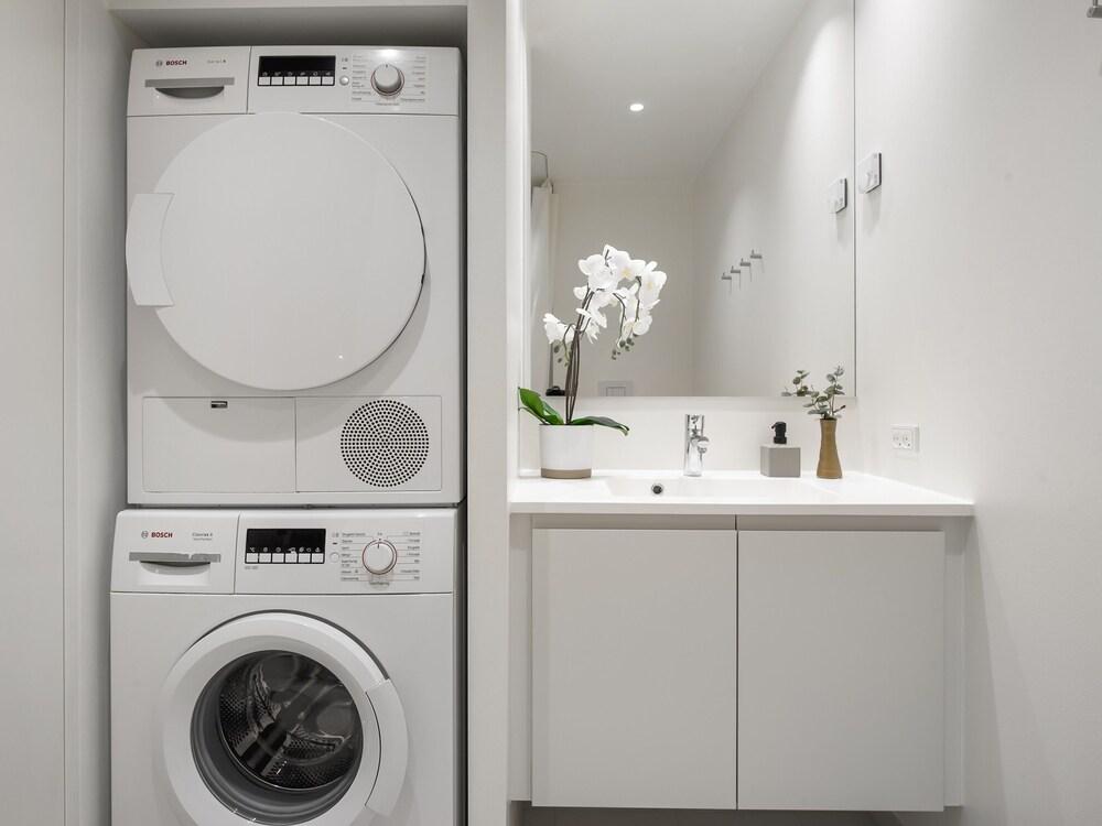 Sanders Arena - Modern 2-bdr Apt Close to Metro