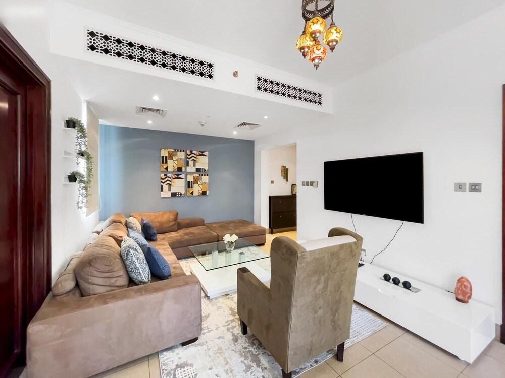 Gorgeous 1-br Downtown Dubai