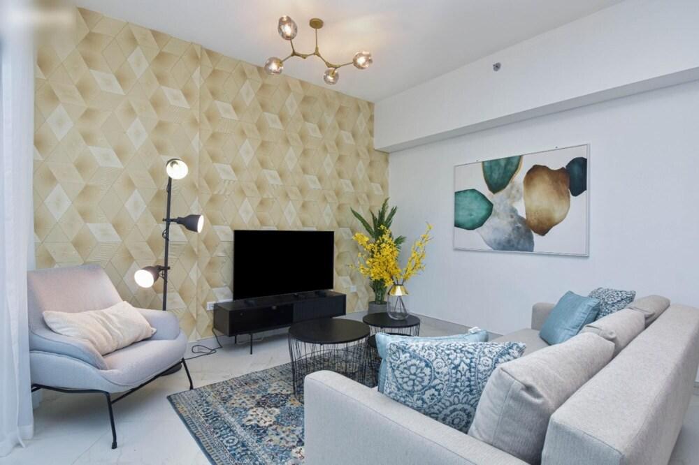 Deluxe 1BR in Dubai South