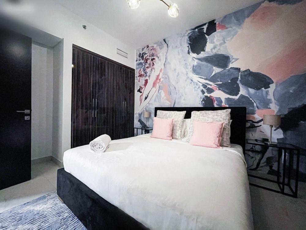 Deluxe 1BR in Dubai South