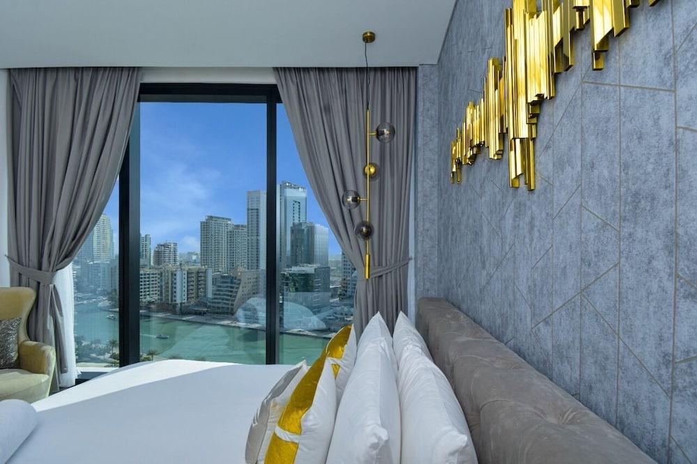 Private Beach in a Bnbme Designer Apartment