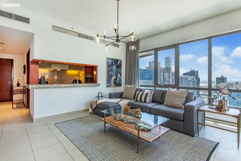 2 Min to Dubai Mall 1 BR