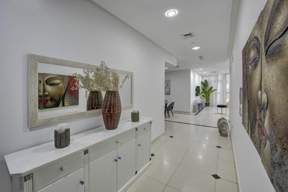 Designer 3B Sea Views Dubai Marina