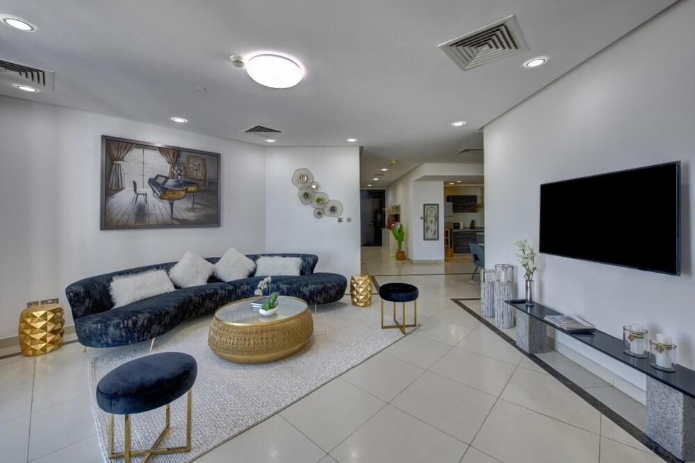 Designer 3B Sea Views Dubai Marina