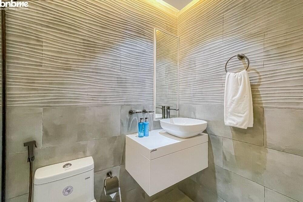 Plush Studio Having Lake View by Bnbmehomes