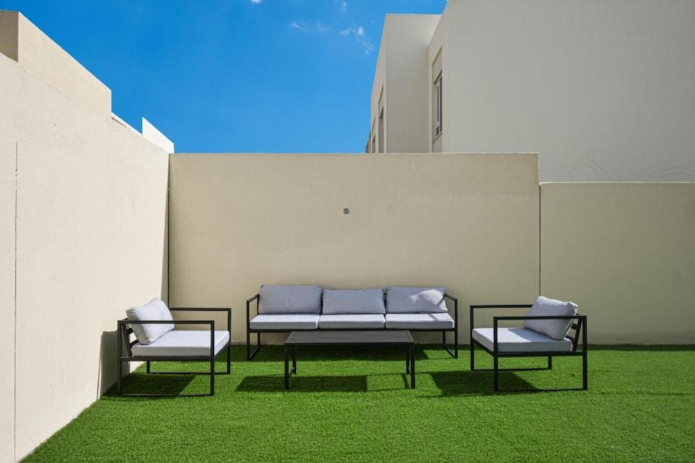 Elegant 3 BR Dubai South