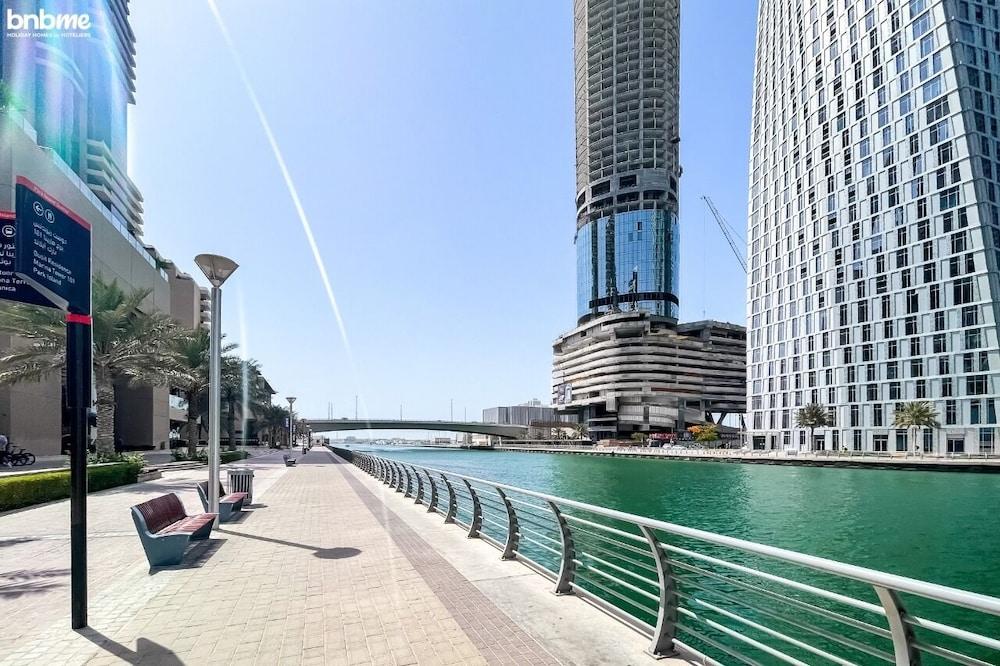 Scintillating Marina View From 1BR Apt