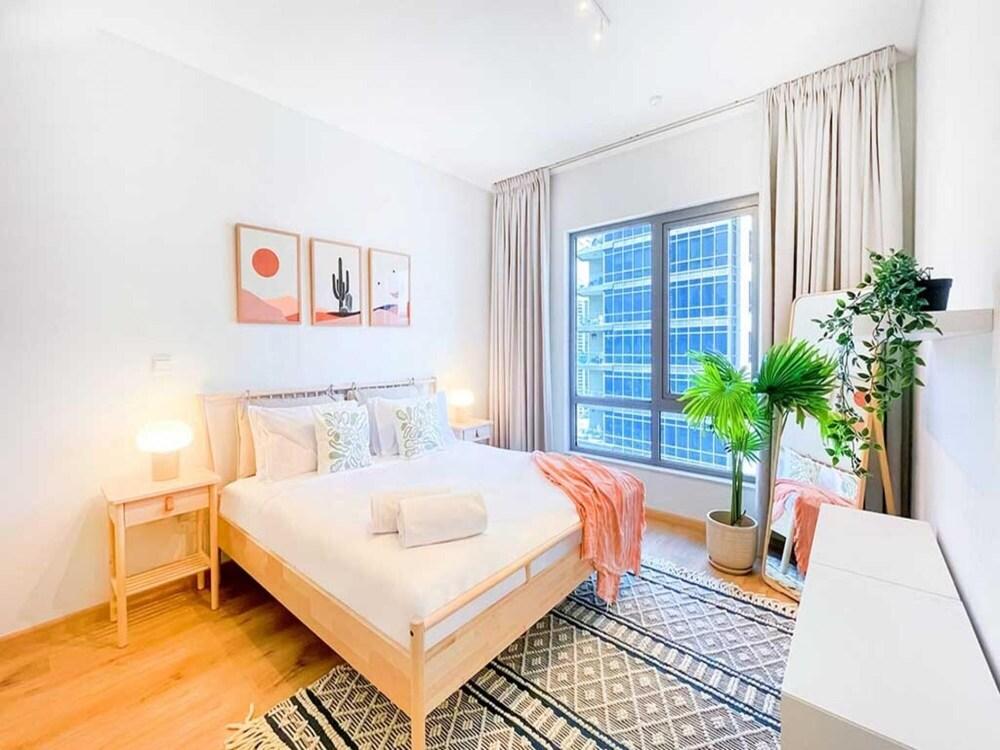 Amazing 1BR APT Downtown