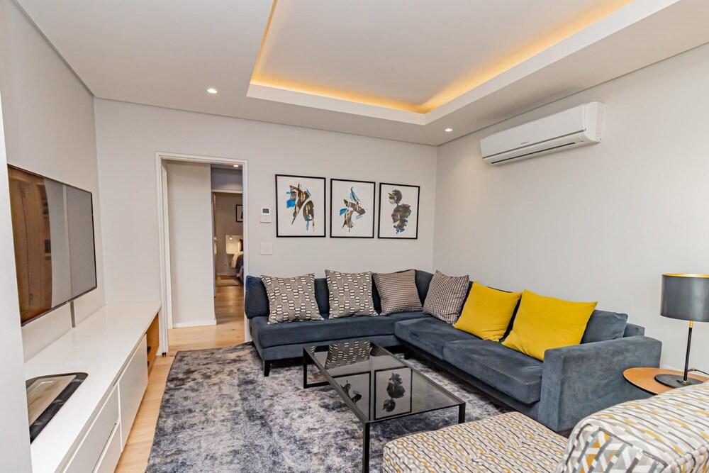 Modern Apartment With Rooftop Deck Scholtz Penthouse