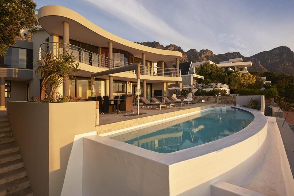Luxury Camps Bay Villa With Large Patio and Private Pool Wescamp