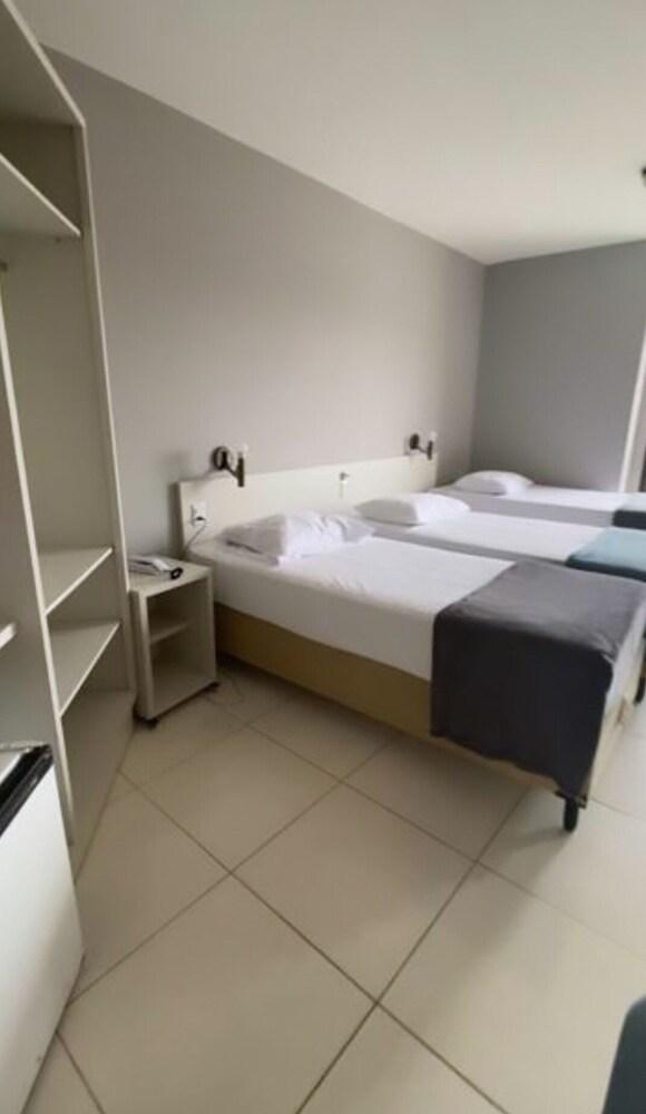 CANASVIEIRAS CENTRAL HOTEL