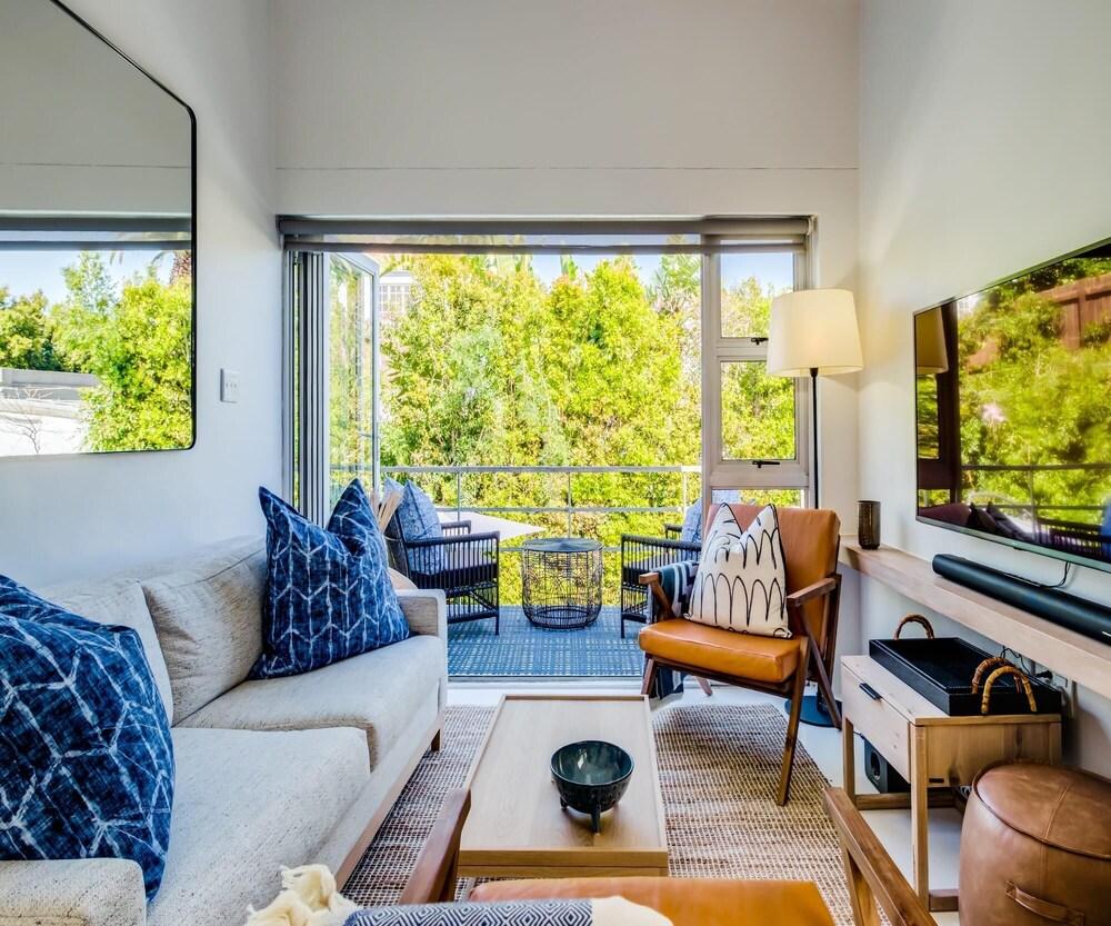 Instow Cottage in Cape Town