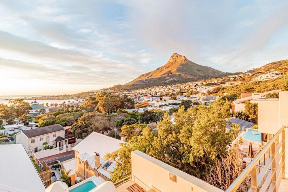 Lovely Six Bedroom Villa With Uninterrupted Sea Views 17 Geneva