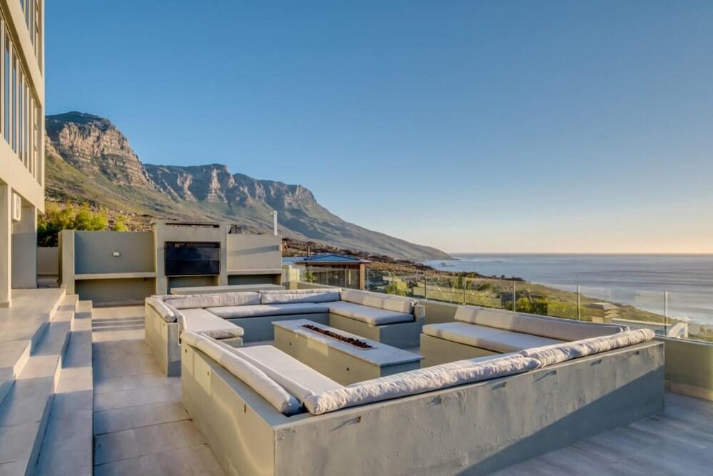 Luxury Camps Bay Villa With Incredible Ocean Views Apostles Edge