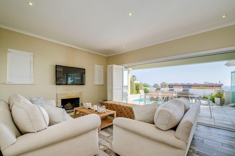 Beach-style Camps Bay Home With Pool and Garden Barbados