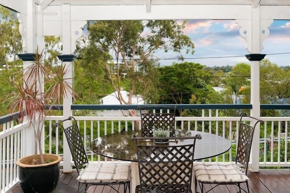 The Indooroopilly Queenslander 4BDR Home