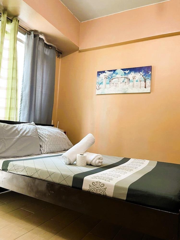 HENRY & ADICHE  EMPERADOR BUILDING