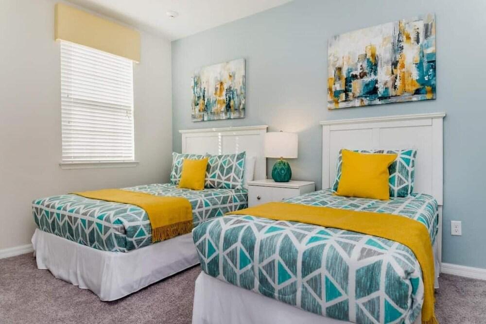 Spacious Relaxing Home by Disney Parks