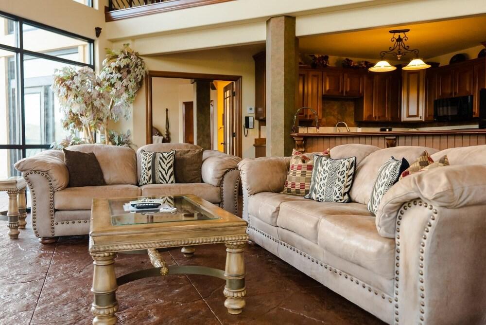 D Monaco 3 Bedroom Lake View Villa - 1