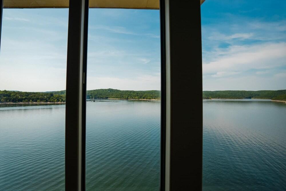 2 Bedroom Lake View Villa- 4