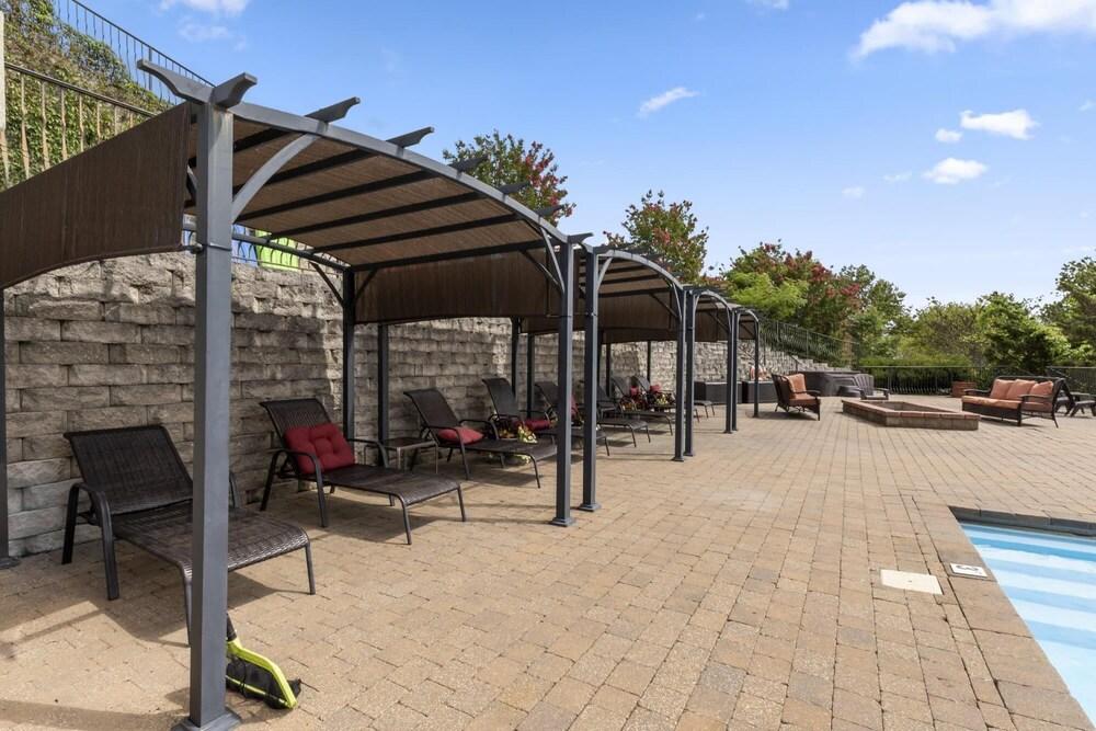 1 Bedroom Lake View Villa - Unit 9