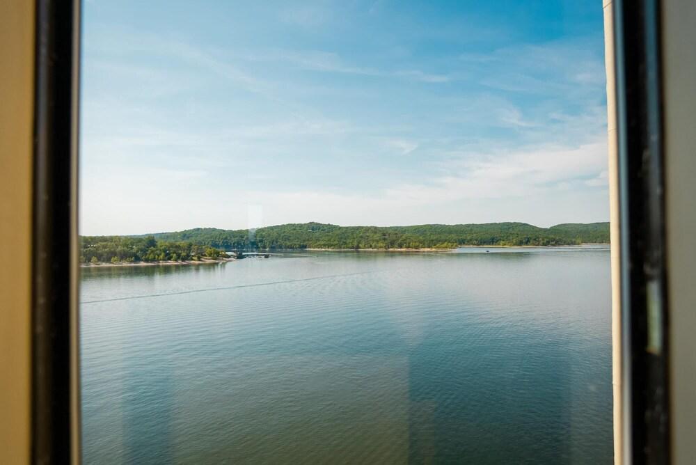 2 Bedroom Lake View Villa- 305