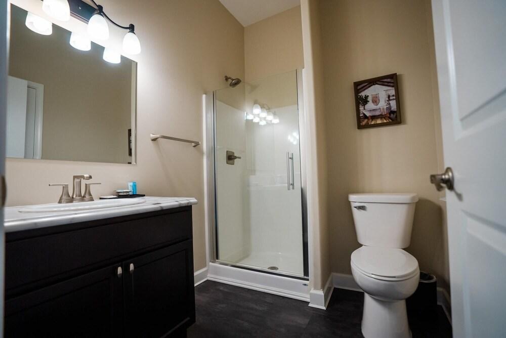 1 Bedroom Lake View Villa- 608