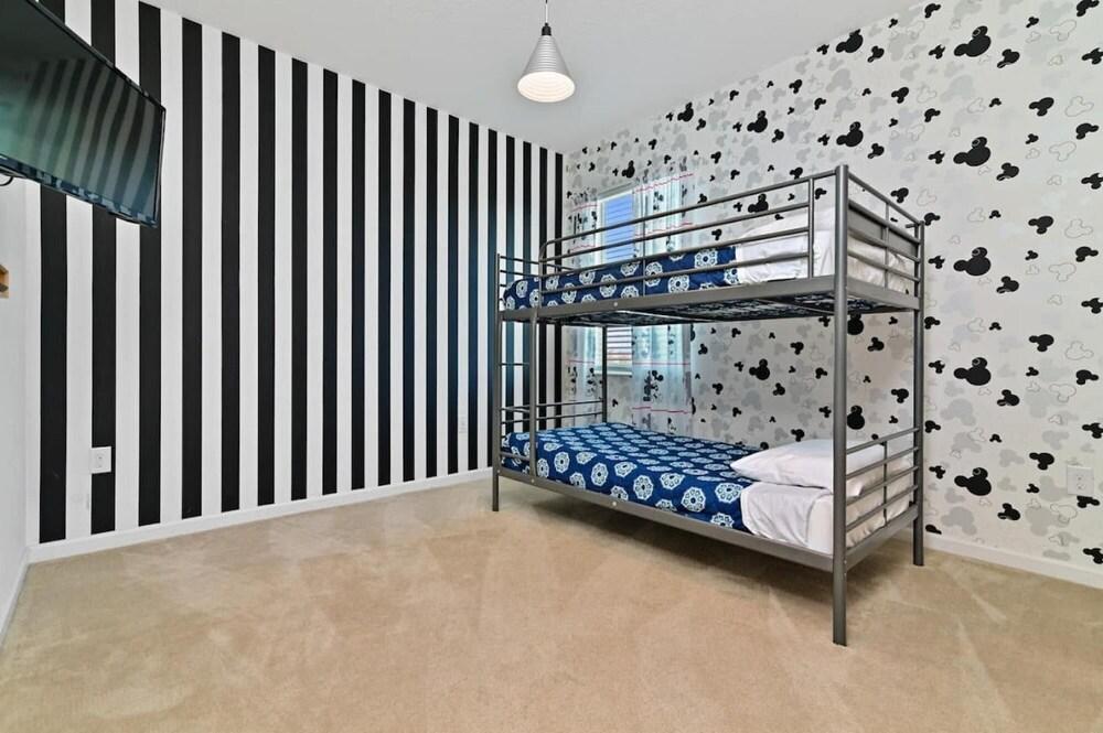 Beautiful Spacious House By Disney