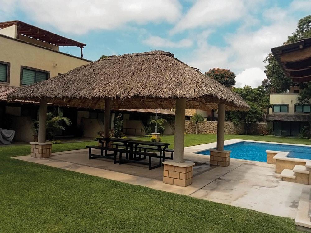 Tuscan Style Grove House