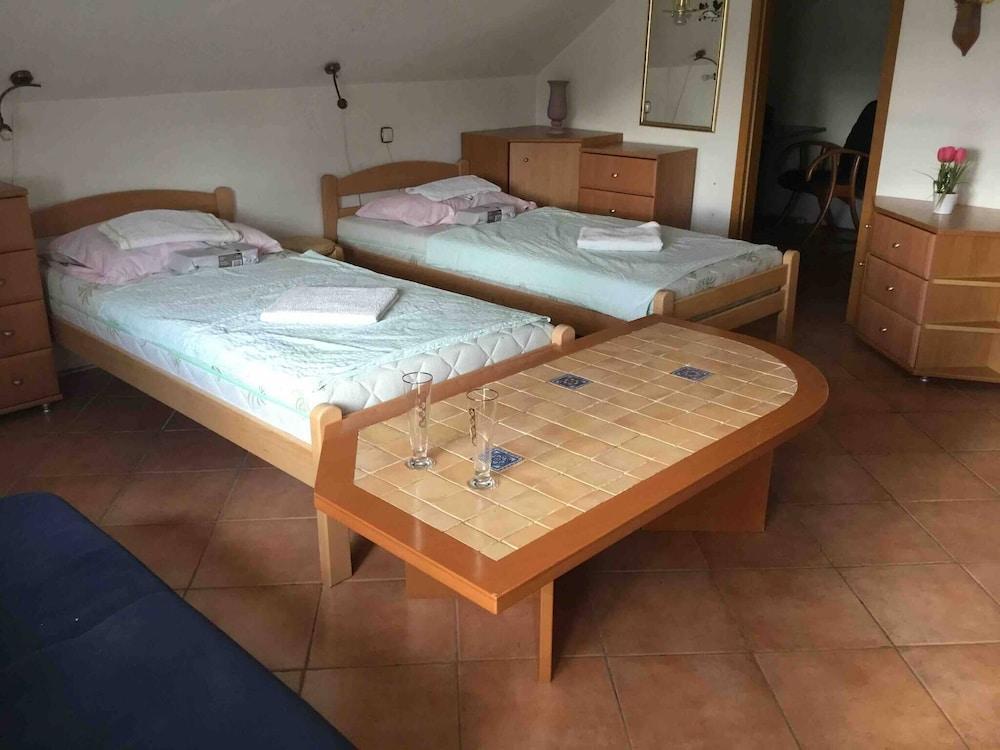 2 Rooms With Bathroom