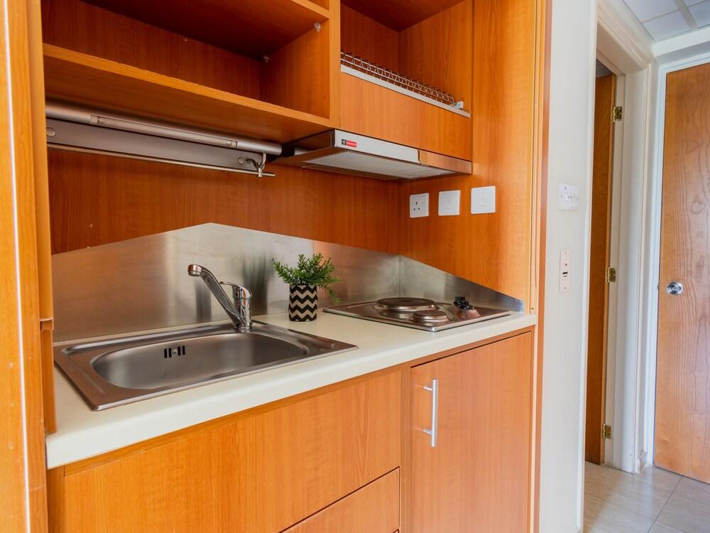 1 Bedroom Apartment With Balcony