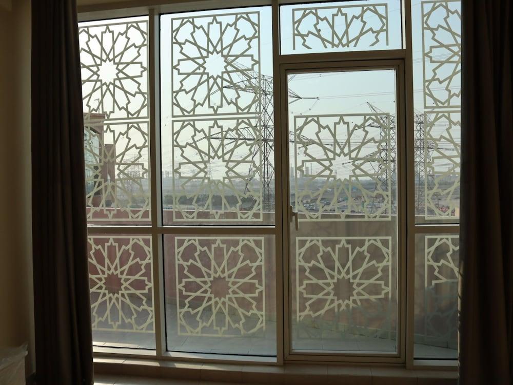 Beautiful Furnished Studio With Close Kitchen