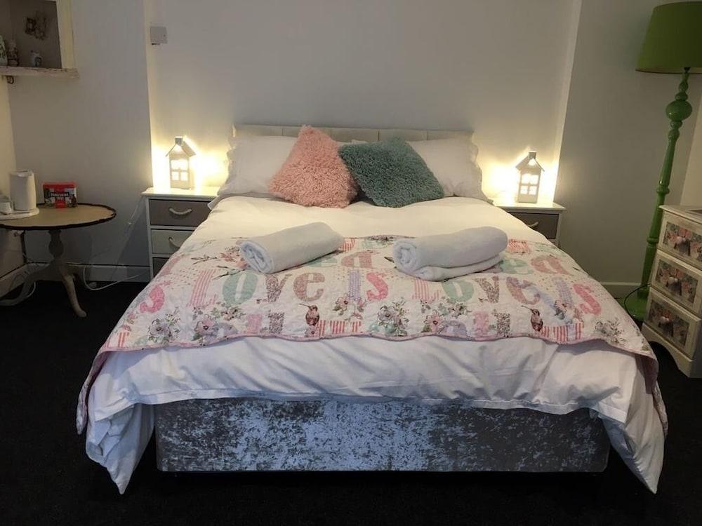 Stonehenge 10 Mins Asway