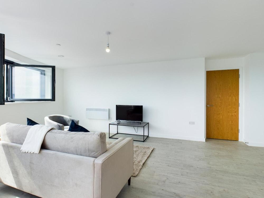 Superb 2BD Apartment in Salford With a View