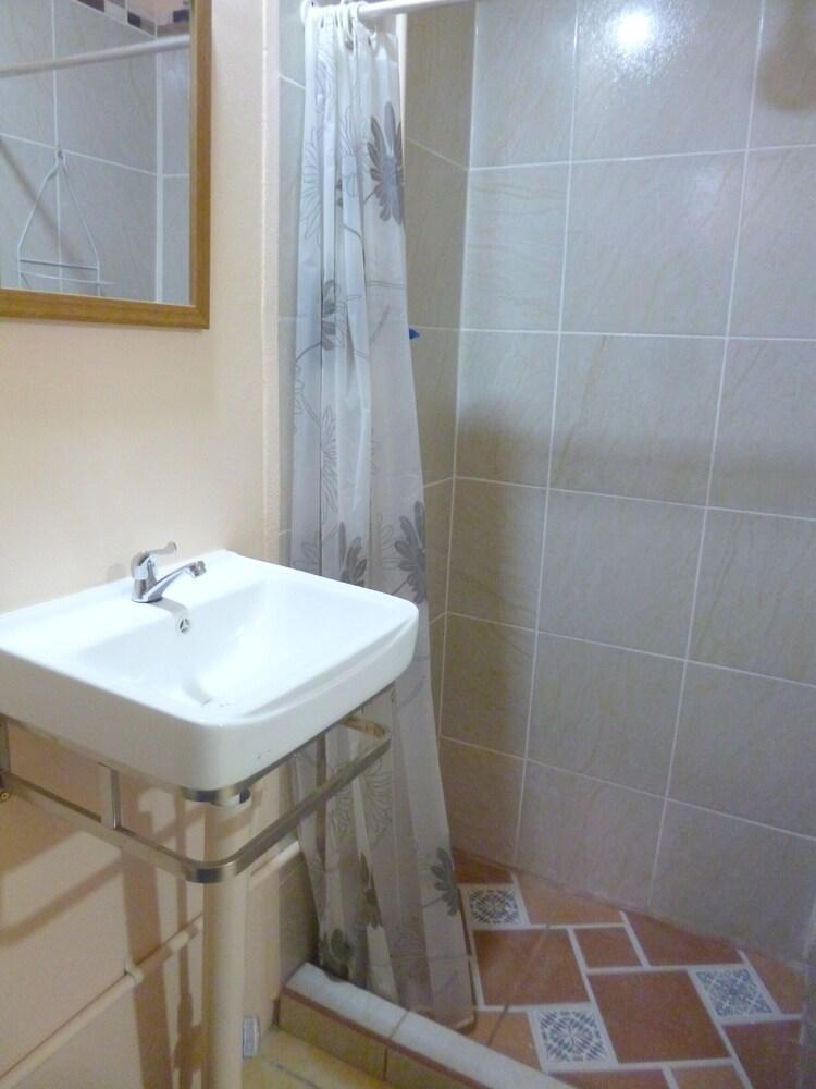 Costa Rica Eco-container Hotel