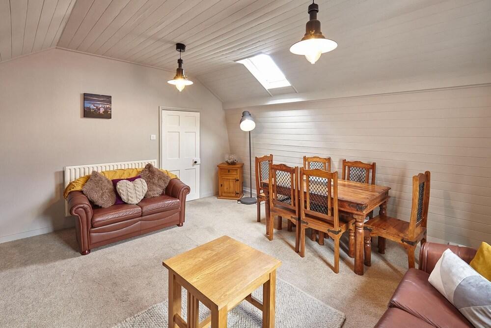 Host Stay Leesholme Loft