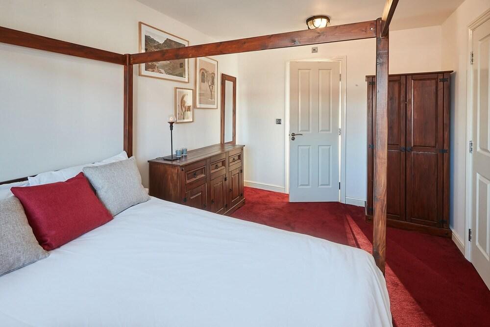 Host Stay Greenfinch Road