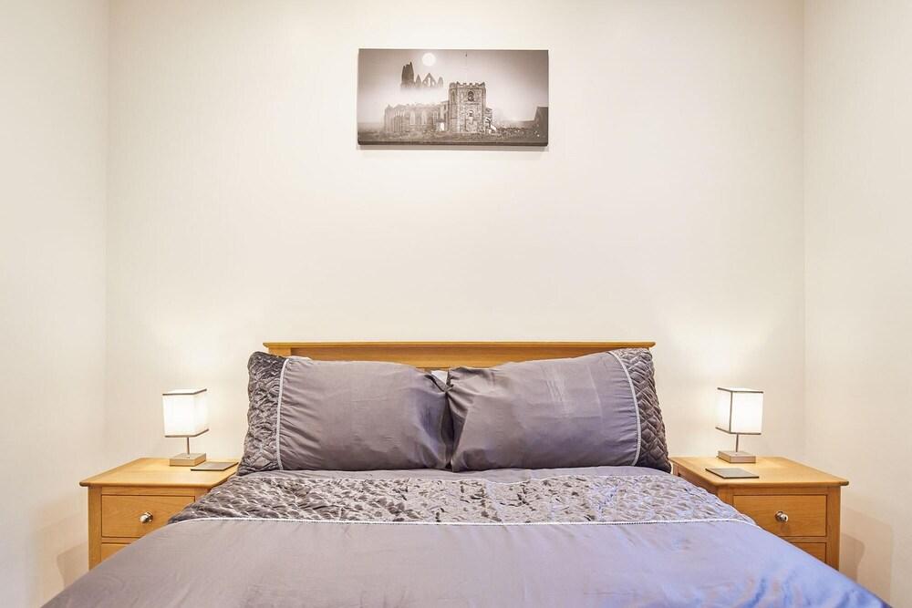 Host Stay Knight Retreat