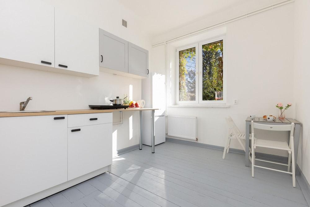 Apartment Aleja Wilanowska by Renters