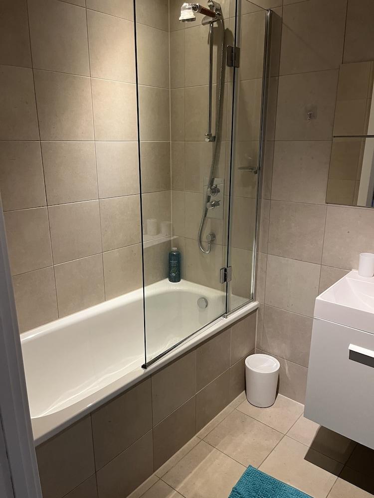 Remarkable 2-bed Apartment in Southampton