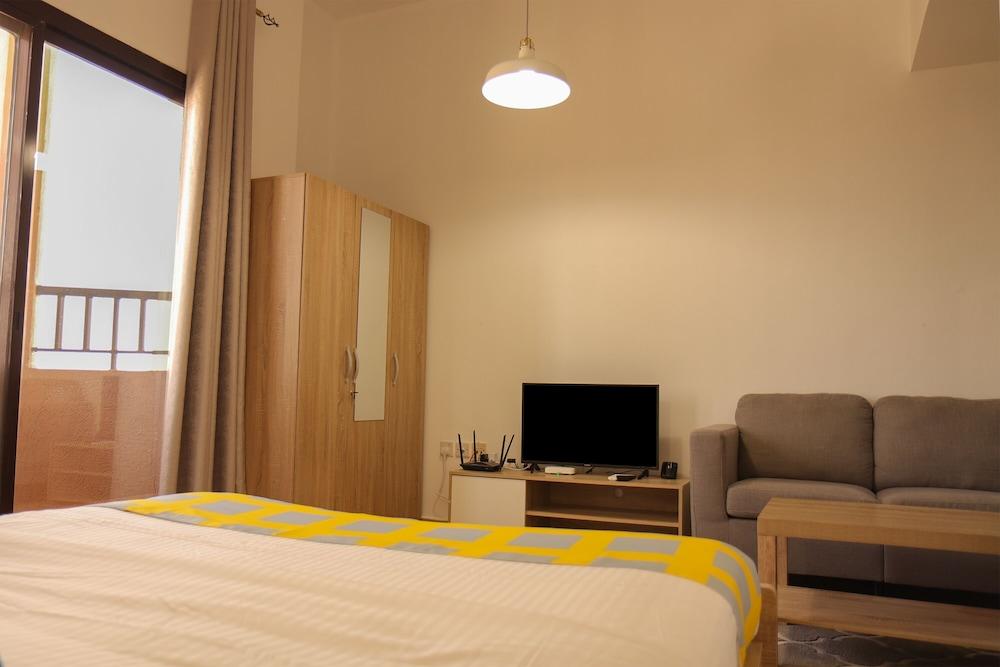Studio Apartment in Silicon Gates 1