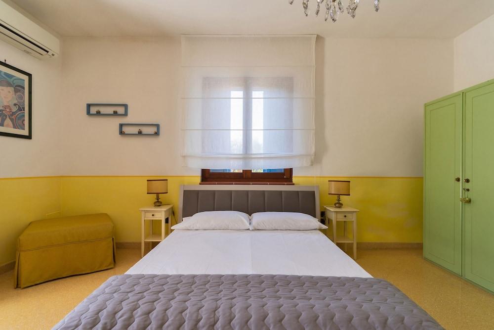 2799 Villa Colfiorito by Barbarhouse