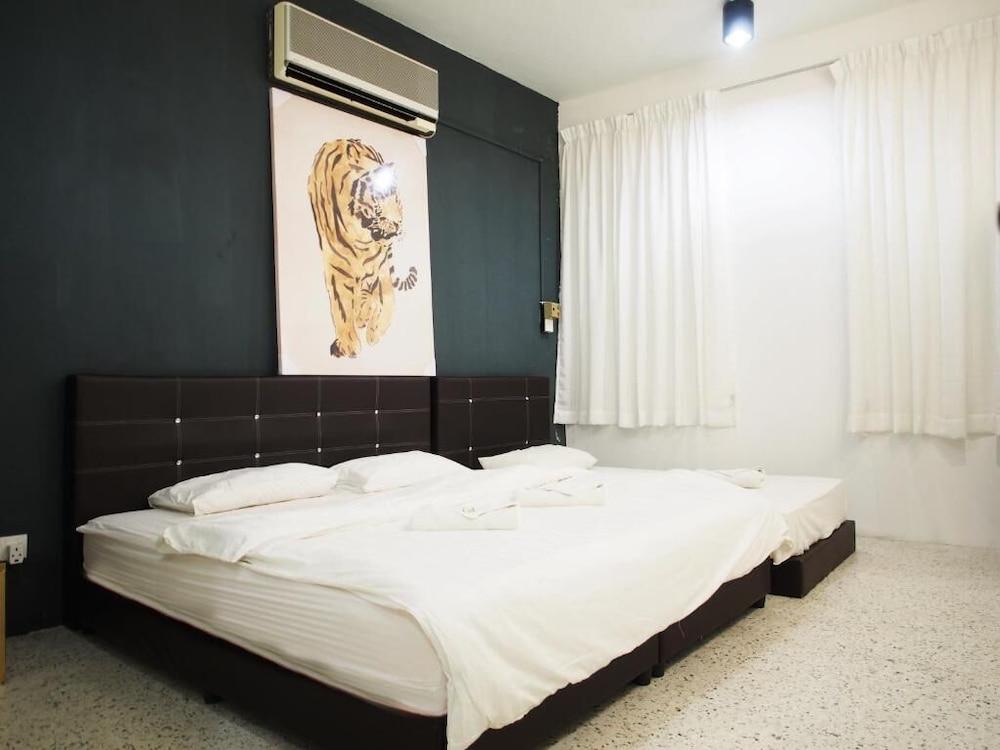 OYO HOME 90647 Mac Inn 94