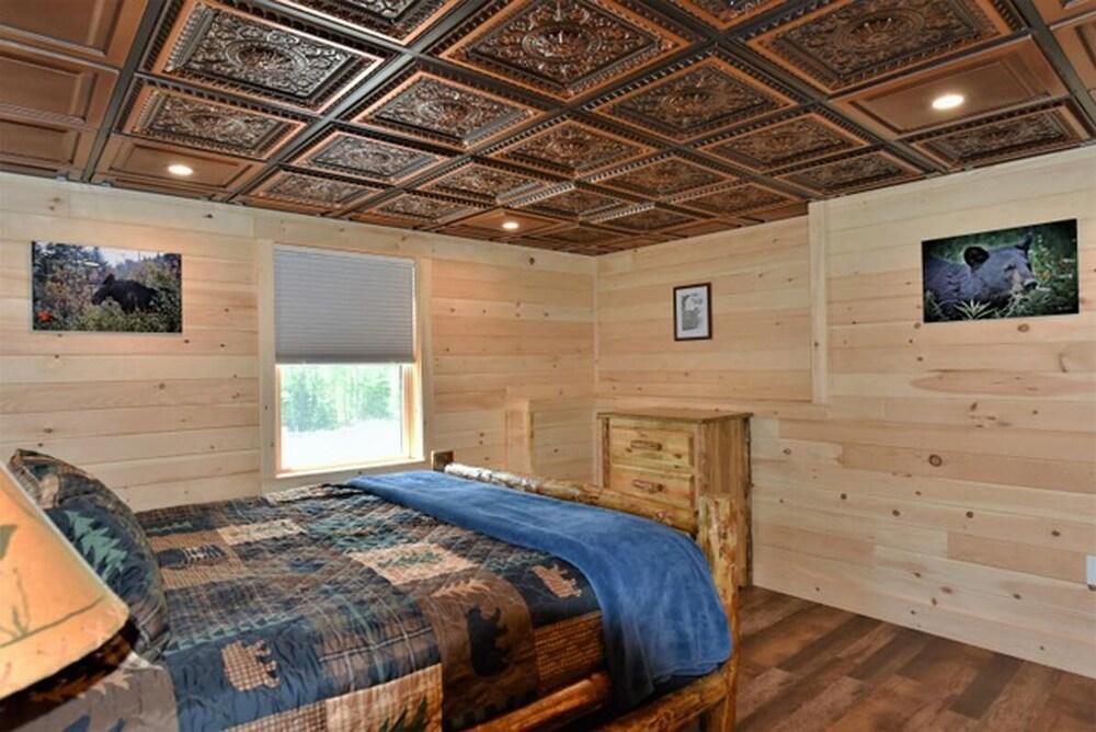 Back Lake Lodges Eagles Nest