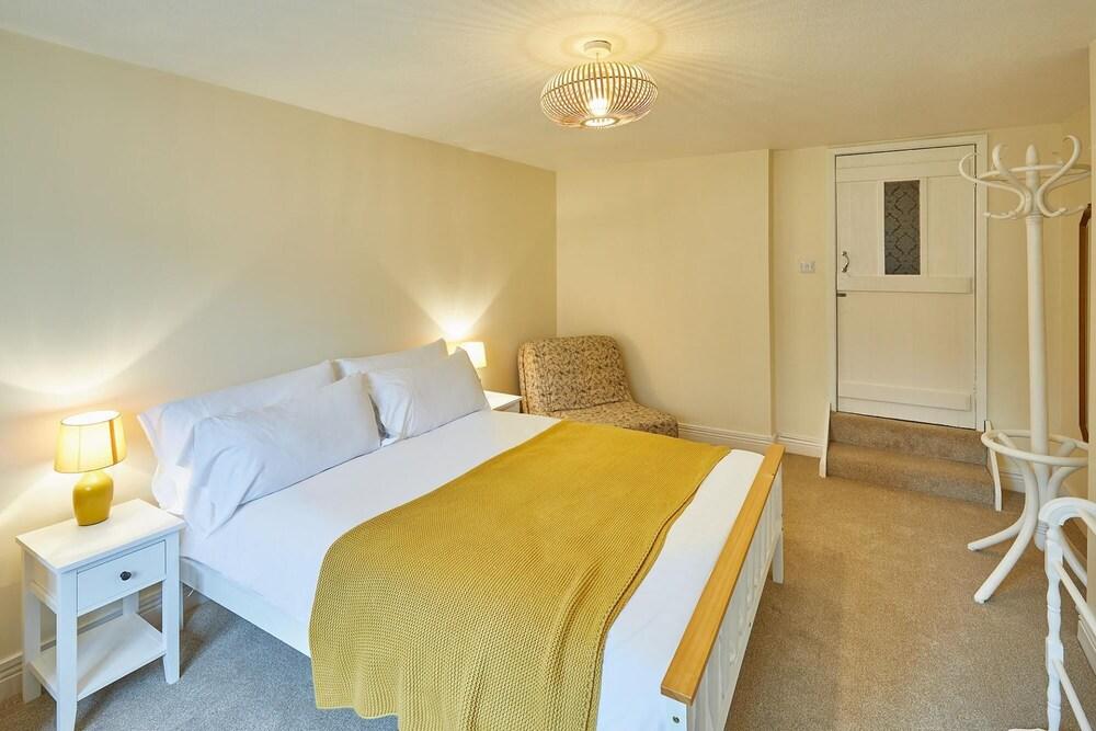 Host Stay The Garden Flat