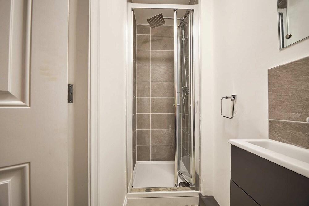 Host Stay Potters Bank