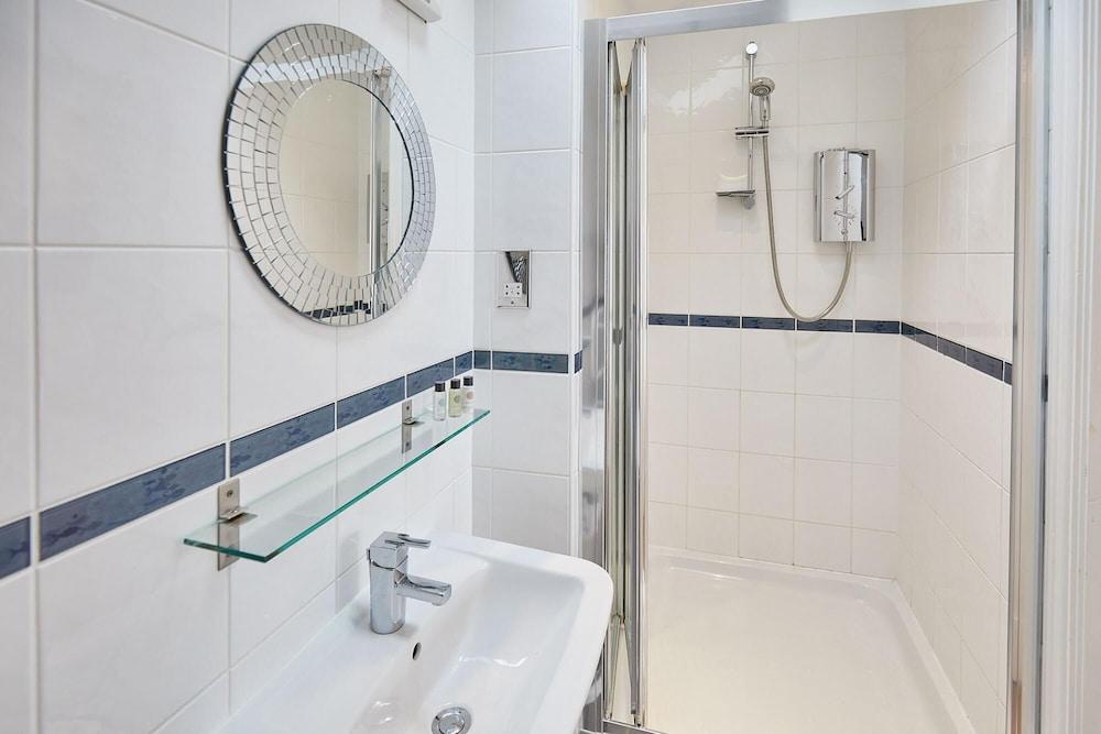 Host Stay The Plaice