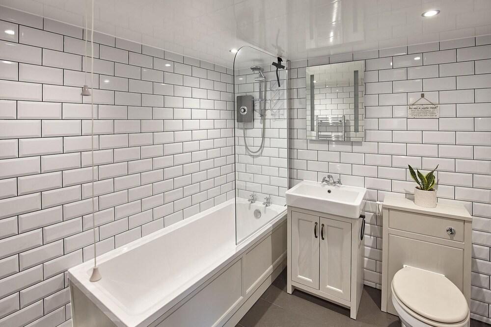 Host Stay The Hayloft