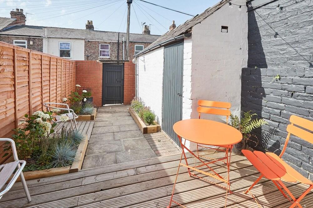 Host Stay The Railman s House