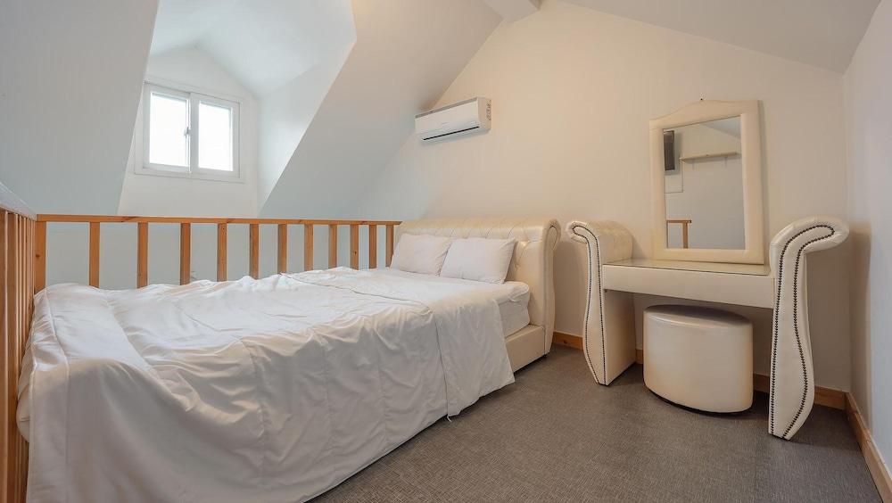 Gapyeong Topclouds Pet&spa Pension